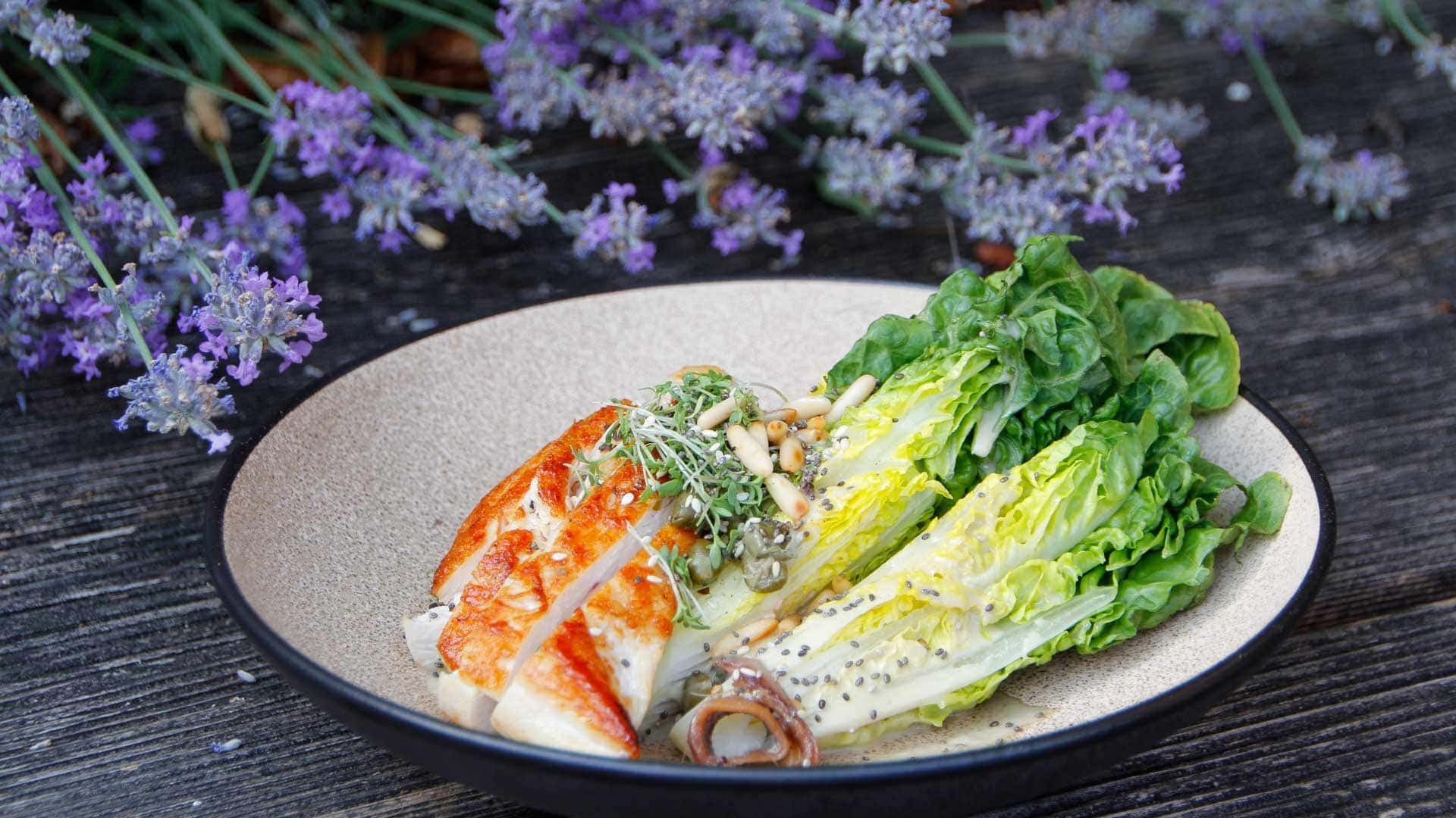 Hähnchenbrust mit Caesar Salad