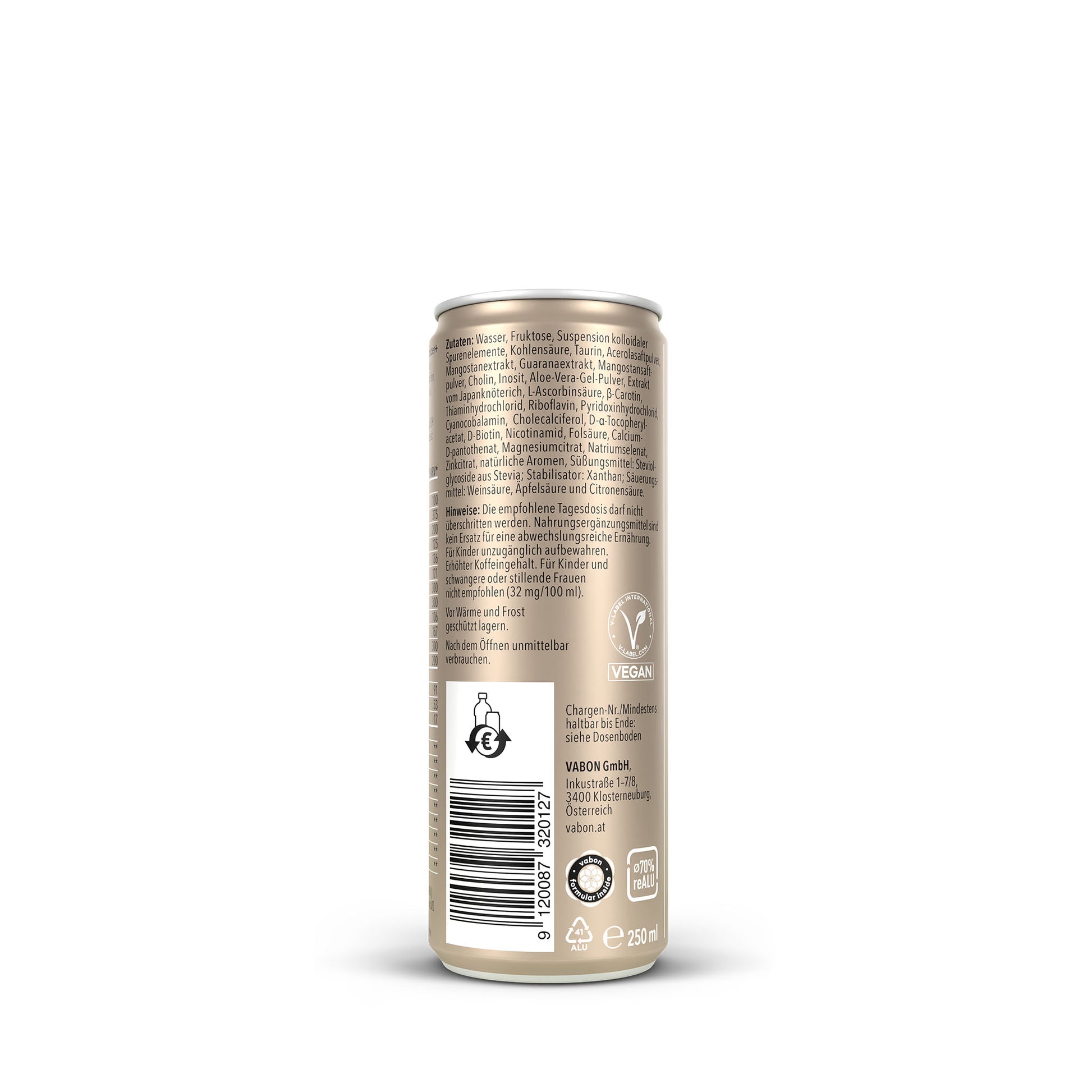 Rückseite einer vabon fierce Dose im champagnerfarbenen Design. Sichtbar sind Zutatenliste, Nährwertangaben, Vegan-Siegel, Pfandlogo, Recycling-Symbole, Barcode sowie Herstellerangaben der vabon gmbh